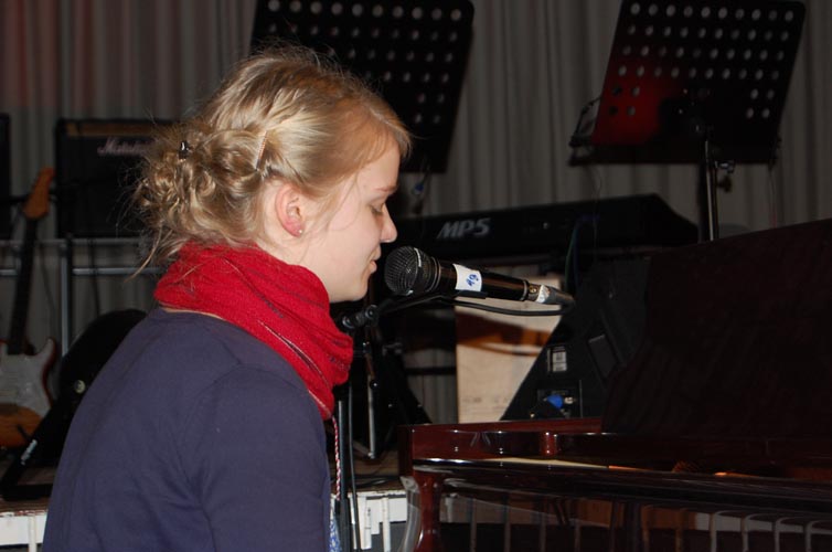 2012-januar-winterkonzert-ngo 176